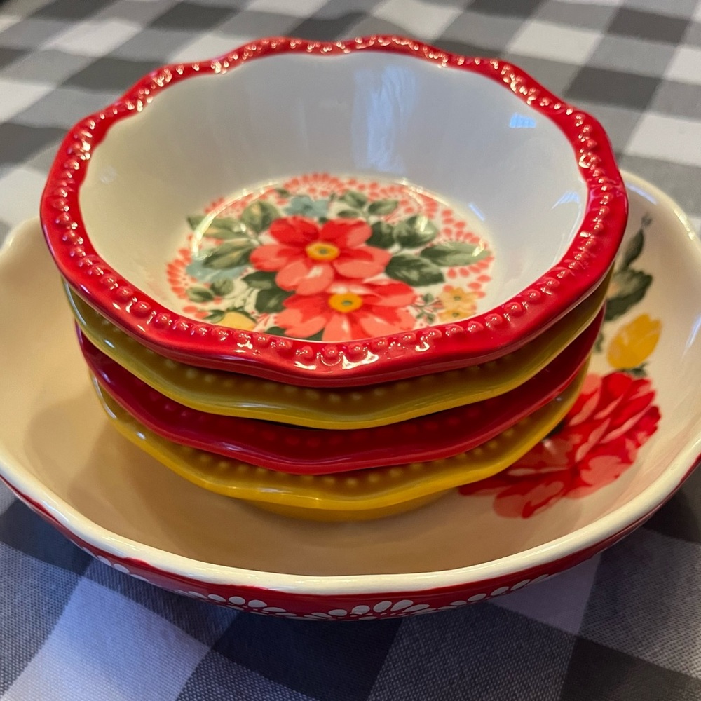 EUC Pioneer Woman Bowl Bundle
